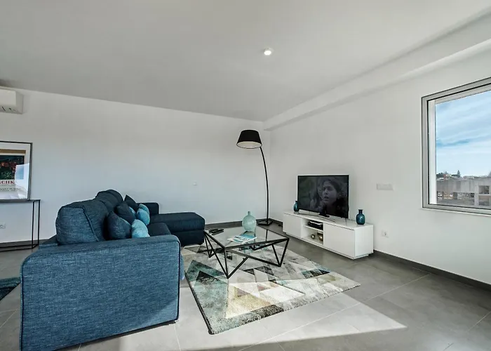 아파트 Lovely Modern With Pool *