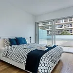 Lovely Modern With Pool Apartment *