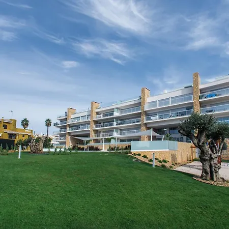 Apartment Lovely Modern With Pool