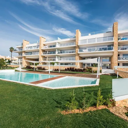 Lovely Modern With Pool Apartment *