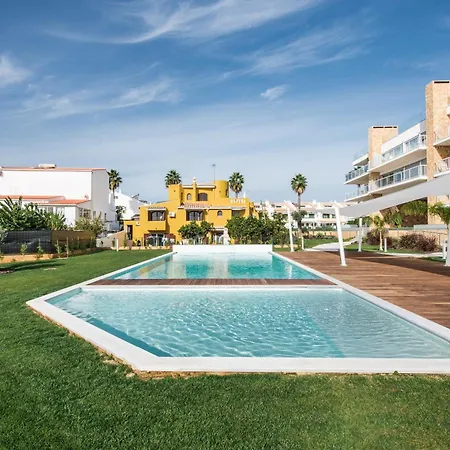 Lovely Modern With Pool Albufeira