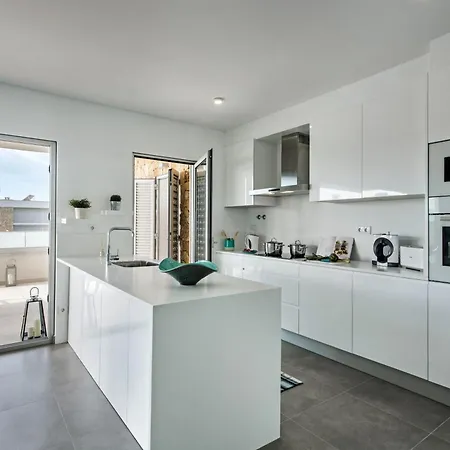 Апартаменты Lovely Modern With Pool