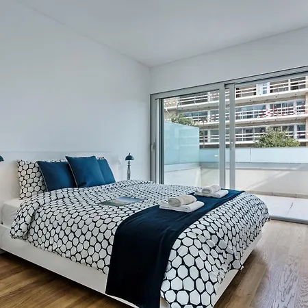 Lovely Modern With Pool Апартаменты *