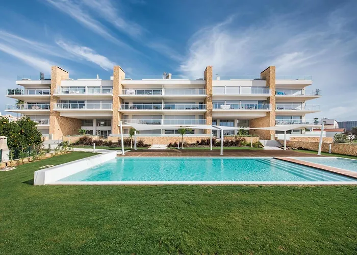 Lovely Modern With Pool Albufeira