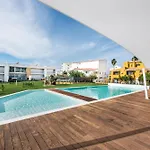 Apartamento Lovely Modern With Pool *