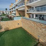 Apartamento Lovely Modern With Pool