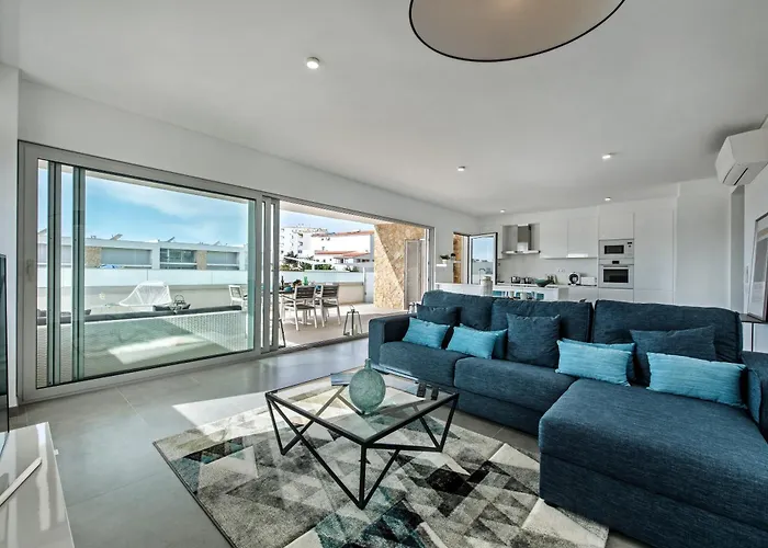 Lovely Modern With Pool Апартаменты Албуфейра