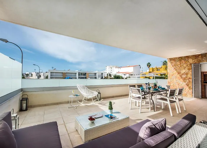Lovely Modern With Pool Албуфейра