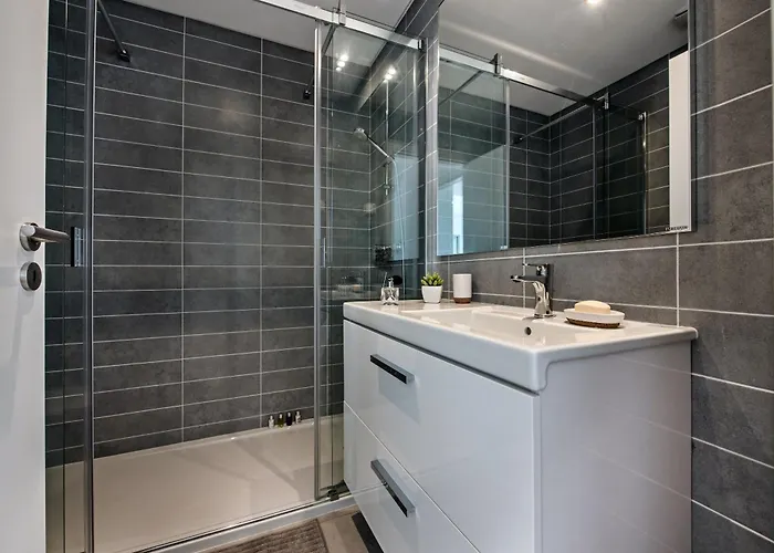 Lovely Modern With Pool * Албуфейра