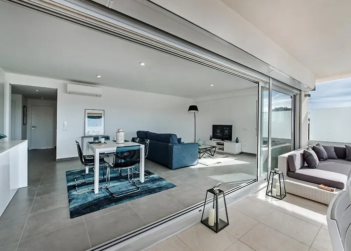 Lovely Modern With Pool Апартаменты Албуфейра