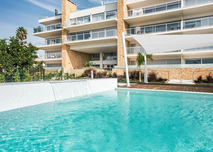 Lovely Modern With Pool Appartement